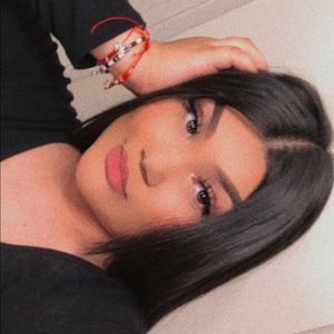 Meet your Posher, Cassandra